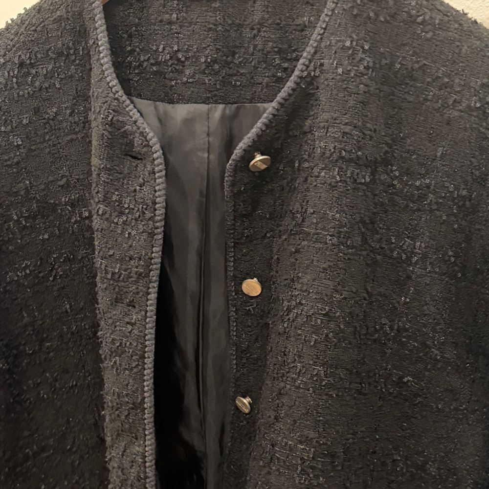 Chic Black Textured Oversized Jacket - image 3